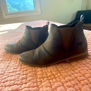 Rocket dog Booties! Great for fall!